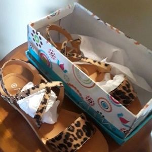 Anna Leopard sandles size 9
